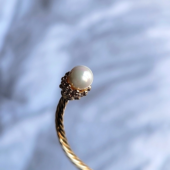 NEW!! pearl and gold open bangle - Picture 4 of 4